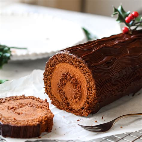 The Evolution of Yule Log Paagn: From Simple Stump to Elaborate Dessert